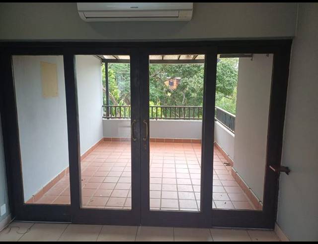 2 BEDROOM APARTMENT FOR SALE IN SHEFFIELD BEACH